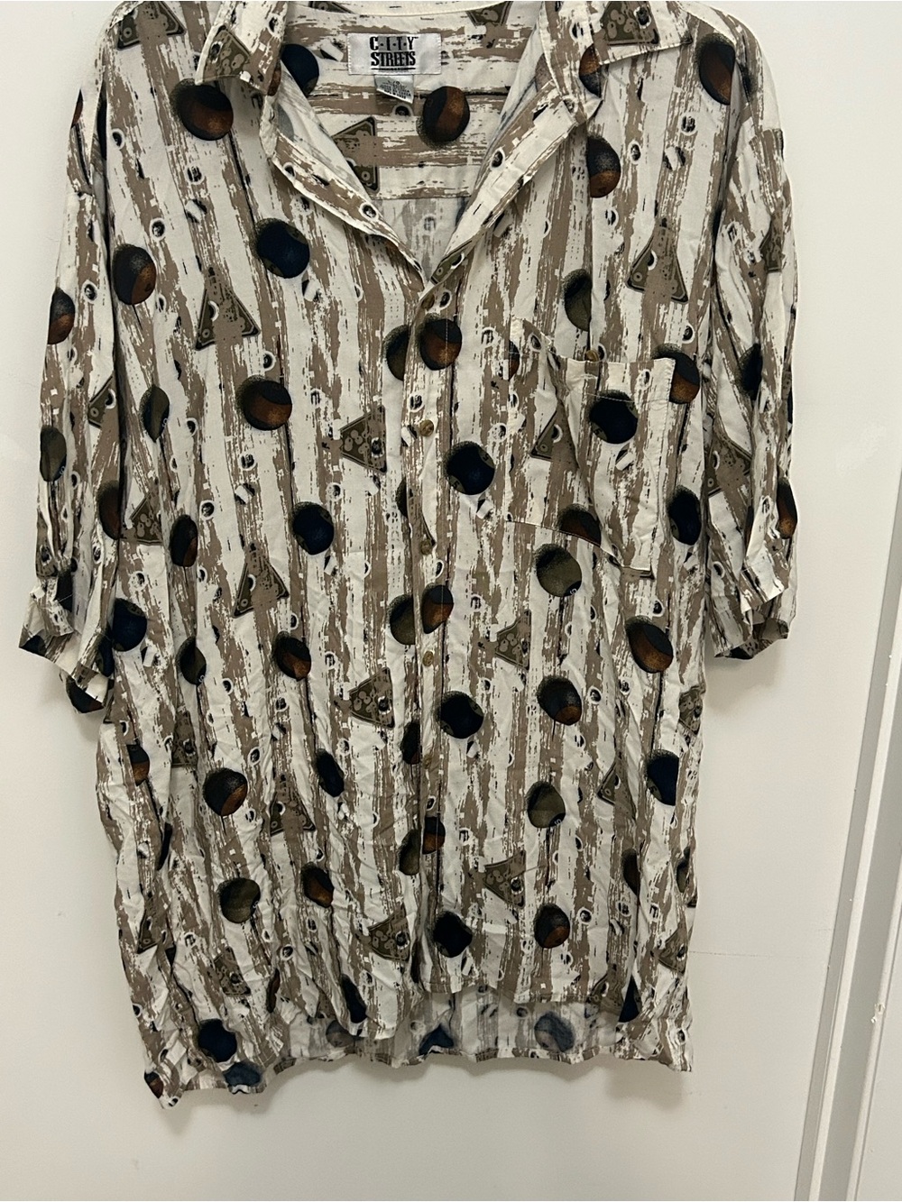 City Streets Men's Casual Button-Up Shirt in Beige Pattern